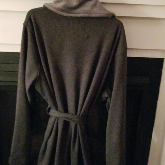 Ugg Robe - Picture 5 of 5